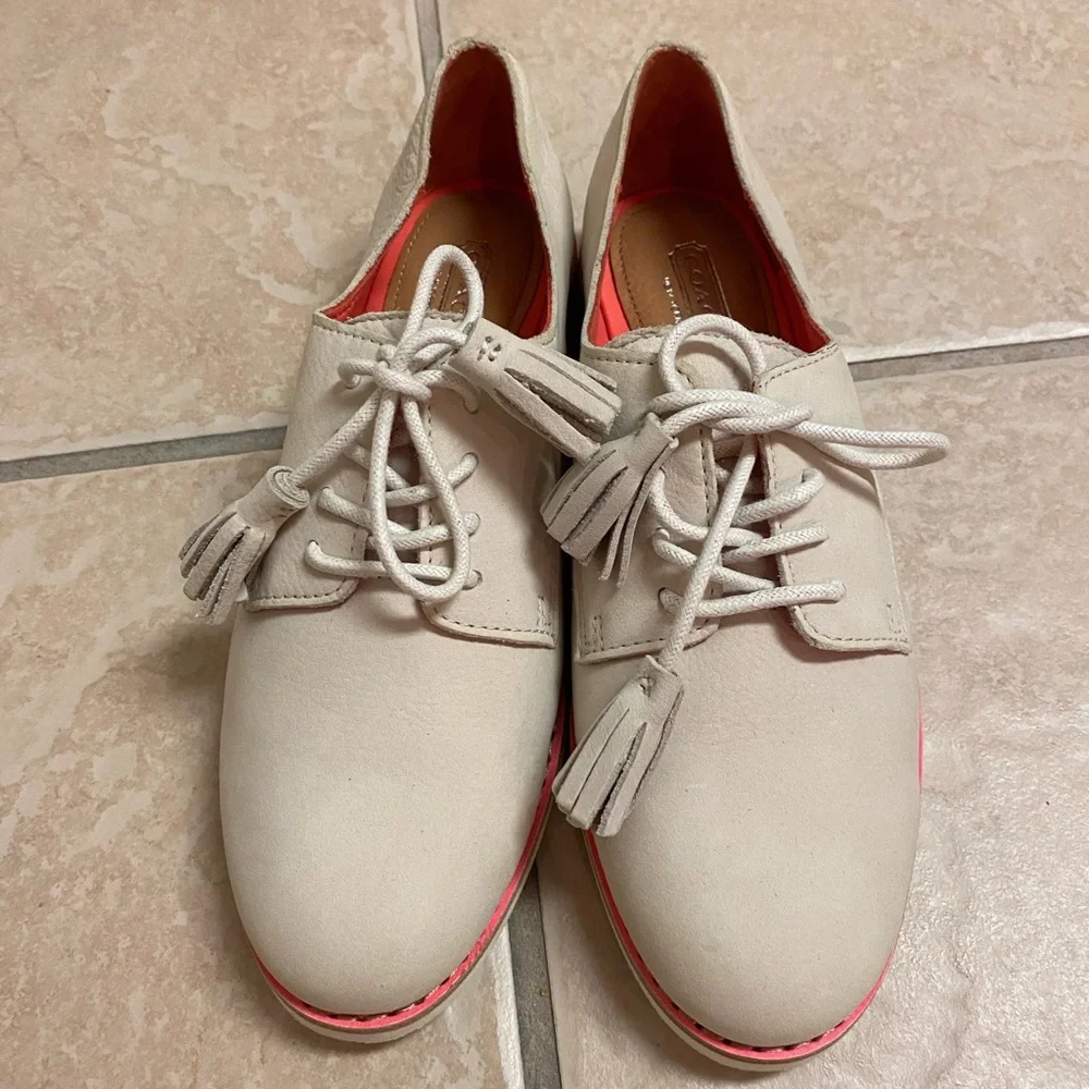 Coach Cream Leather Lace-Up Flats with Pink Trim